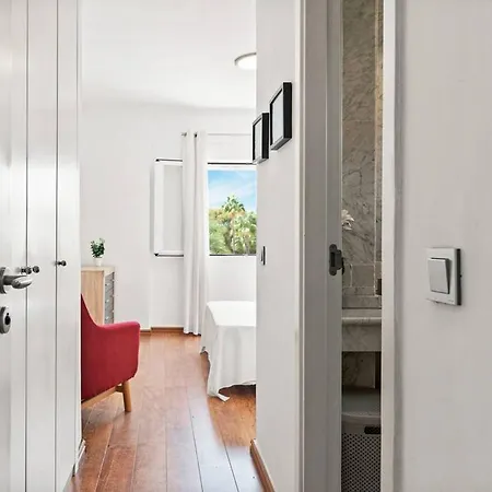 Gorgeous 3 Bedroom With Sea Views, Pool Apartament