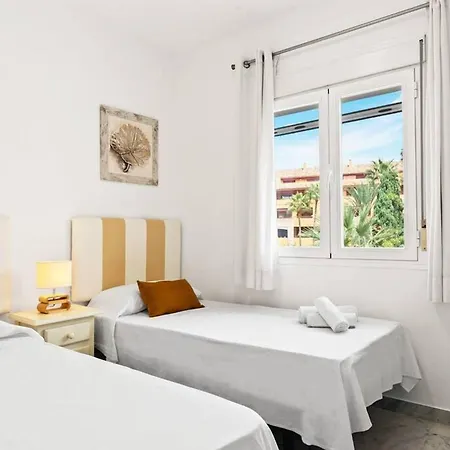 Gorgeous 3 Bedroom With Sea Views, Pool Apartment Marbella