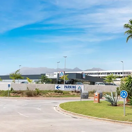 Gorgeous 3 Bedroom With Sea Views, Pool