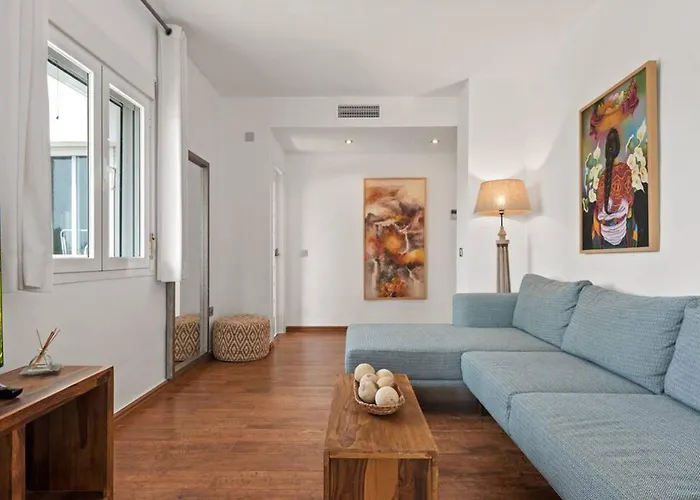 Gorgeous 3 Bedroom With Sea Views, Pool