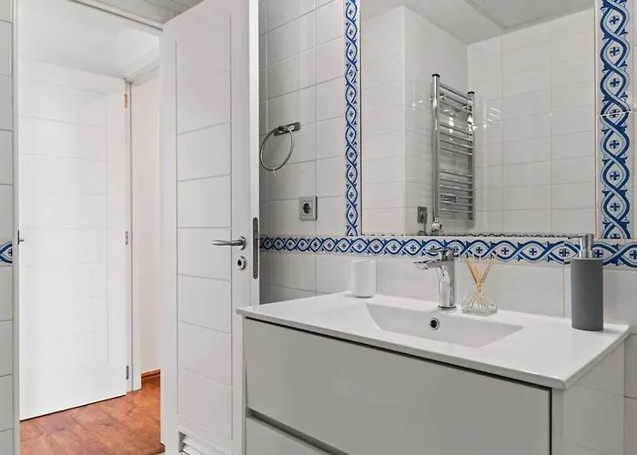 Gorgeous 3 Bedroom With Sea Views, Pool *