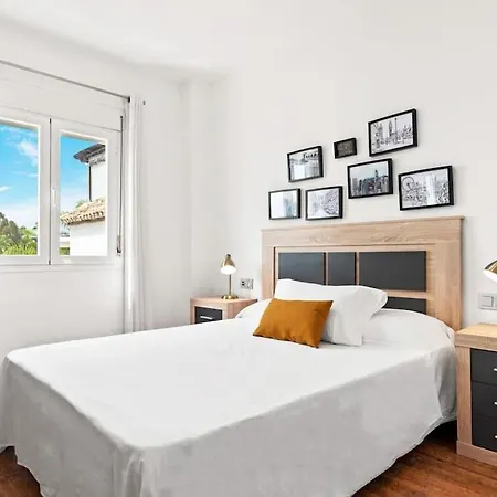 Gorgeous 3 Bedroom With Sea Views, Pool Apartment