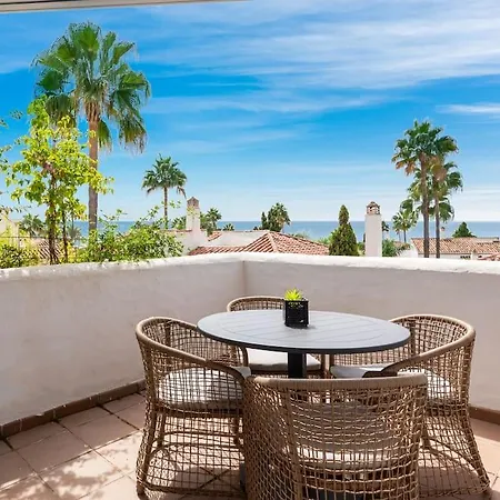 Apartment Gorgeous 3 Bedroom With Sea Views, Pool