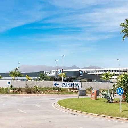 Gorgeous 3 Bedroom With Sea Views, Pool Apartment Marbella