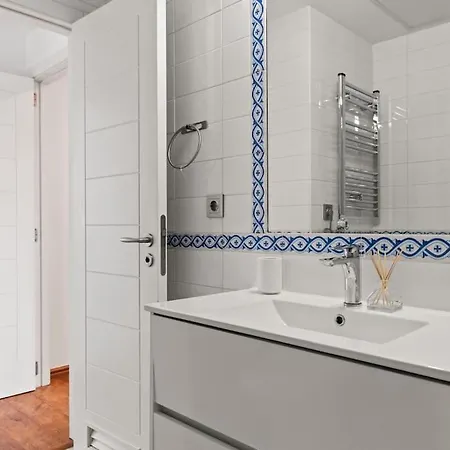 Gorgeous 3 Bedroom With Sea Views, Pool Marbella