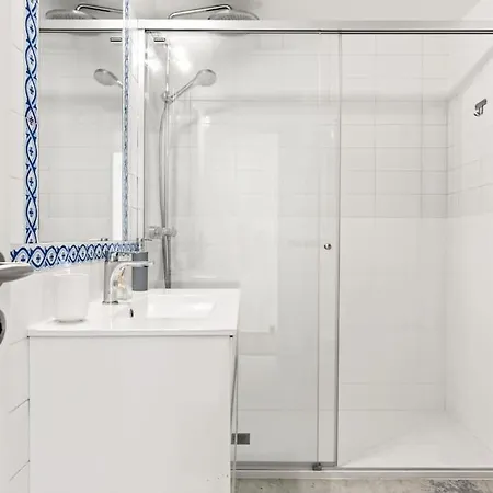 Gorgeous 3 Bedroom With Sea Views, Pool Apartment Marbella