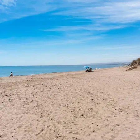 Gorgeous 3 Bedroom With Sea Views, Pool Apartment