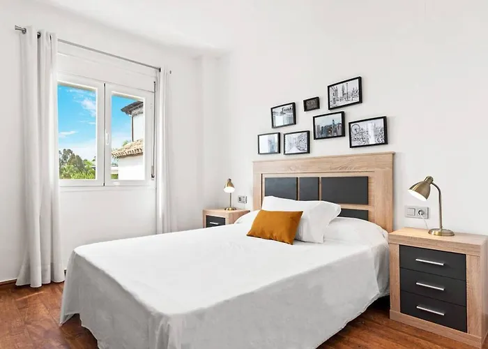 Gorgeous 3 Bedroom With Sea Views, Pool